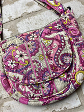 Load image into Gallery viewer, Vera Bradley Crossbody
