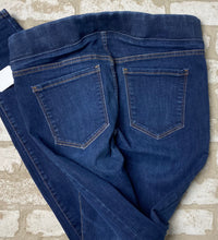 Load image into Gallery viewer, Old Navy Pull On Jegging- (Size 14 TALL)
