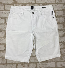 Load image into Gallery viewer, JAG Classic Fit Bermuda- (Size 12)
