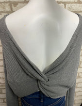 Load image into Gallery viewer, Hollister Twist Back- (M)
