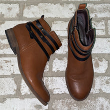 Load image into Gallery viewer, Franco Sarto Booties- (Size 7.5)
