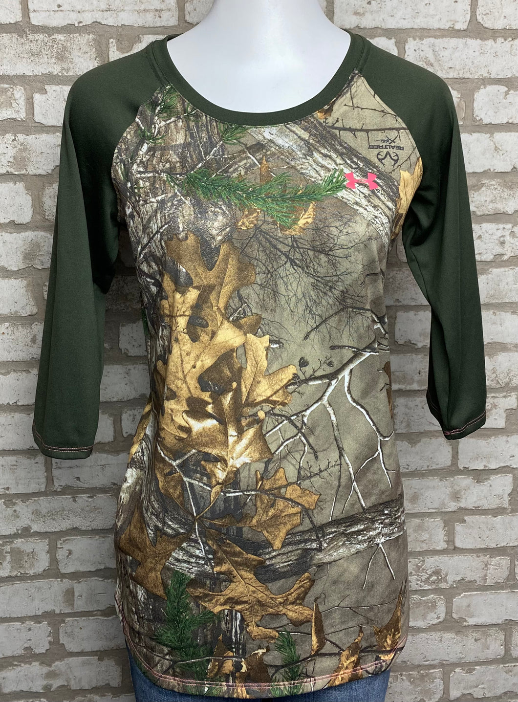 Under Armour Quarter Sleeve- (M)