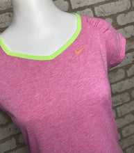 Load image into Gallery viewer, Nike Dri Fit- (XL)
